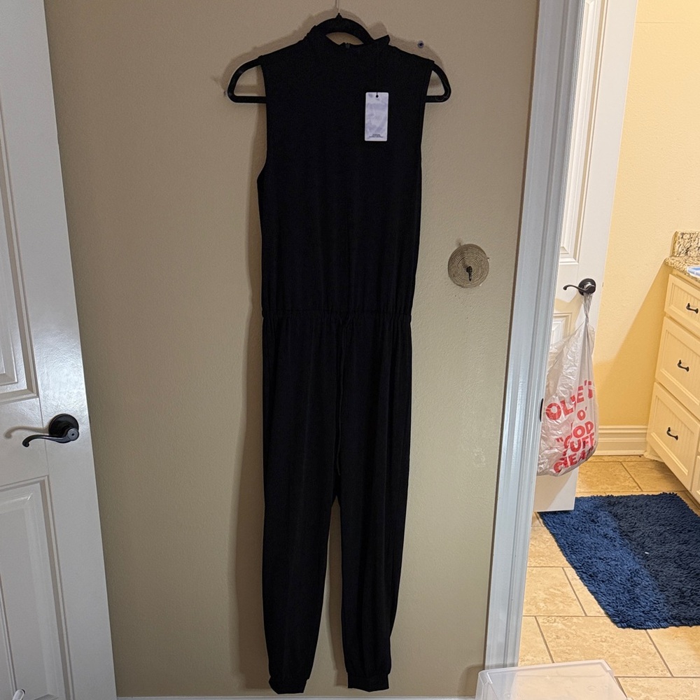 Elegant Black Sleeveless Jumpsuit
